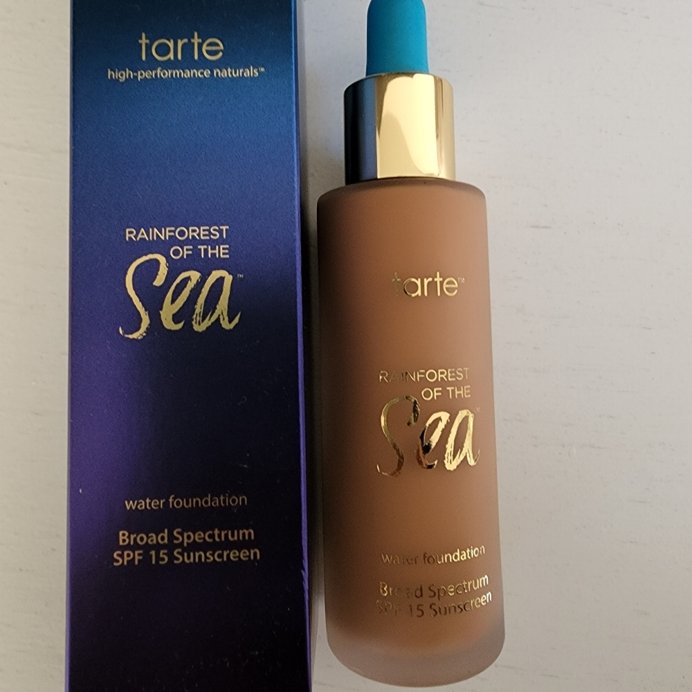 Tarte rainforest of the sea water foundation with spf